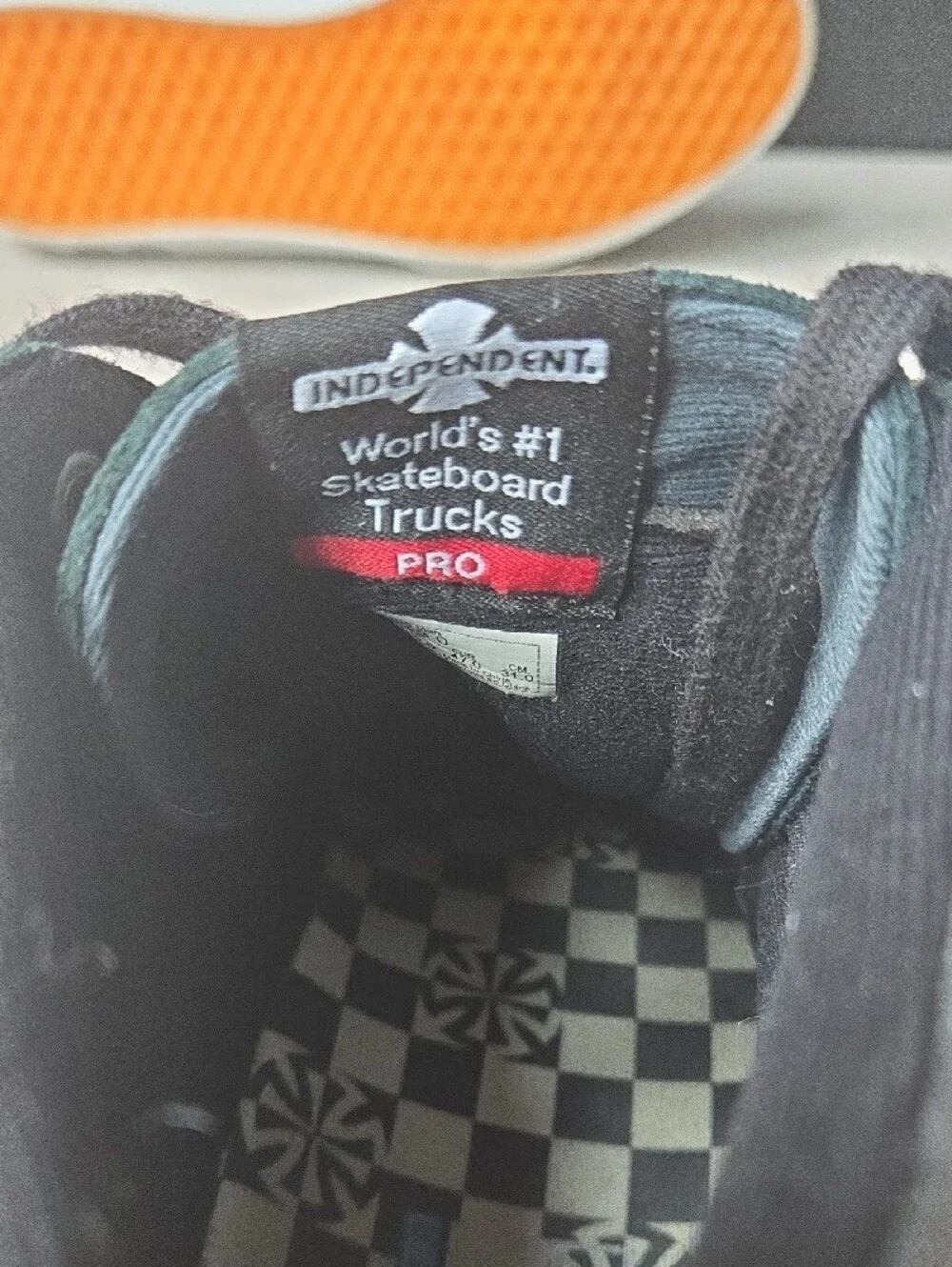 Vans mid white